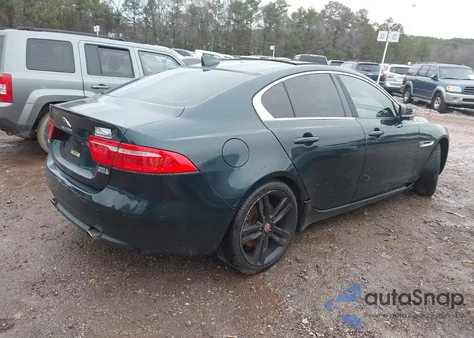 2017 Jaguar Xe 35T Prestige z USA, uszkodzony, nr VIN SAJAK4BV9HA970578